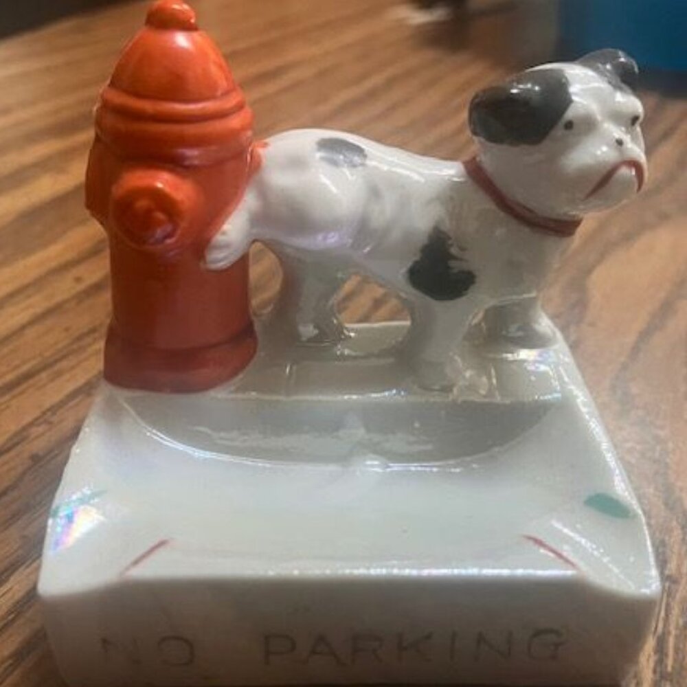 Ceramic Ashtray / Trinket     Vintage Dog/Fire Hydrant - "No Parking"